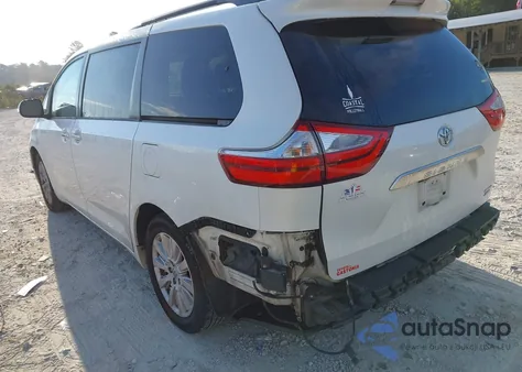 2015 Toyota Sienna Limited 7 Passenger z USA, uszkodzony, nr VIN 5TDDK3DCXFS101604